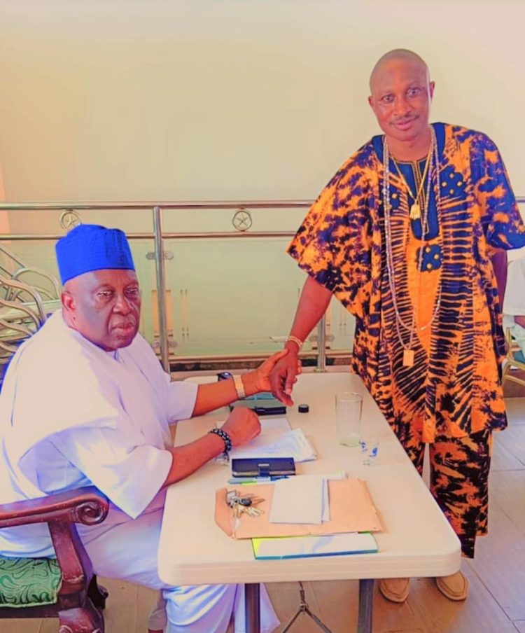 All hail Abiodun's Aide, Showunmi as new "Dagunro" Of Ijemoland!